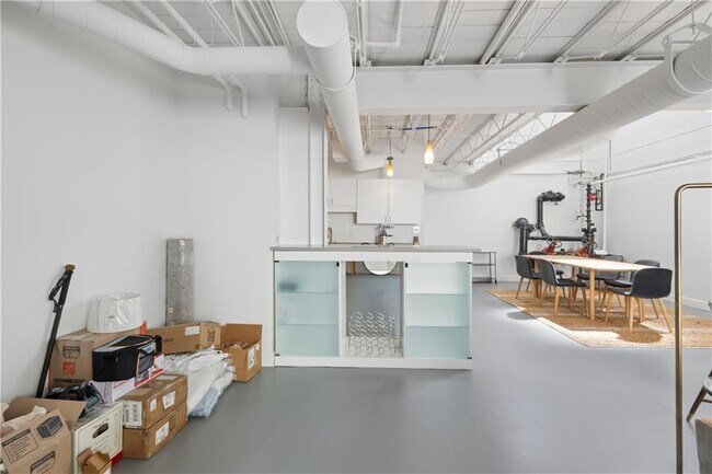 Building Photo - 820 DeKalb Ave NE