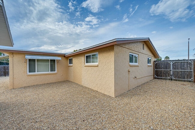 Building Photo - 7536 Topay Ln