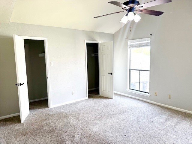 Building Photo - 178 April Point Dr N