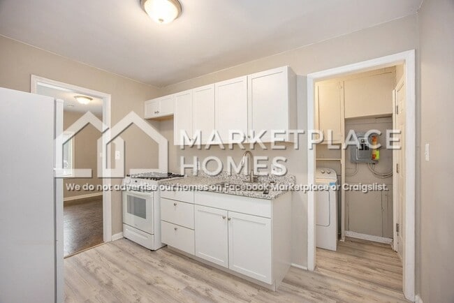 Building Photo - 8147 Prospect Ave