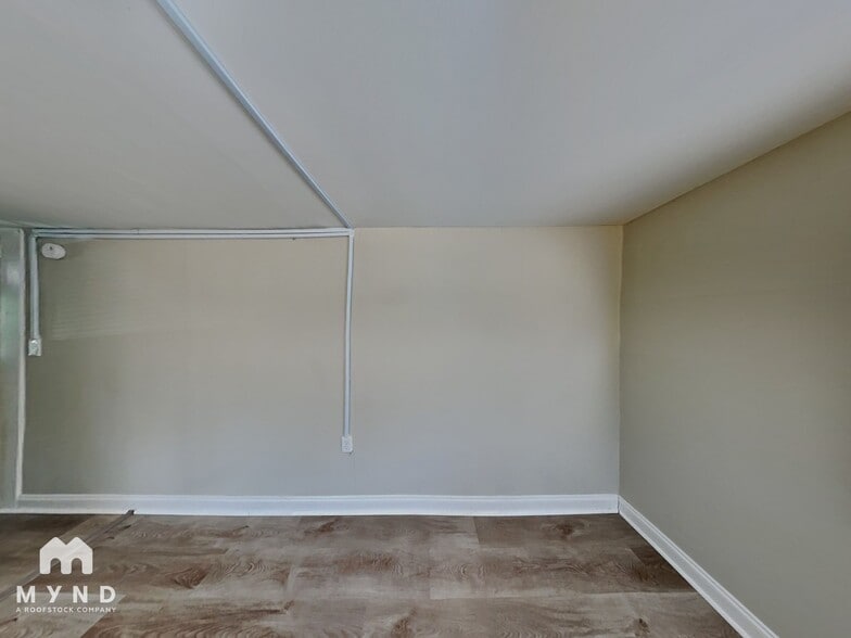 Building Photo - 4313 Kendall Ave