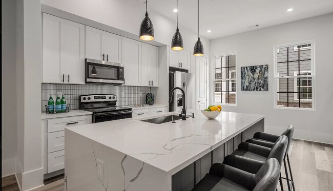 Building Photo - 3165 Dogwood Dr