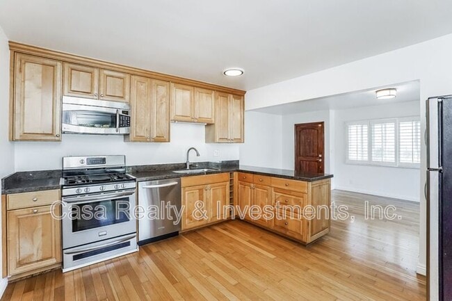 Building Photo - 432 33rd St