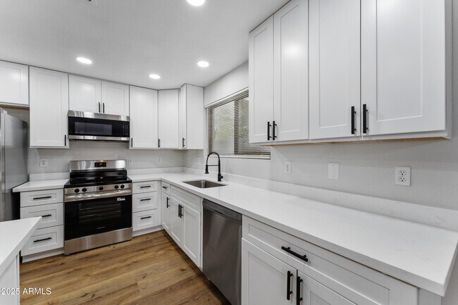 Building Photo - 8463 E Natal Cir