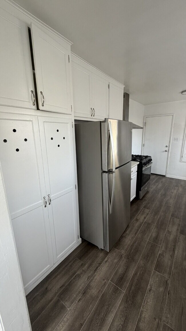 Building Photo - Charming Updated Home with Spacious Yard