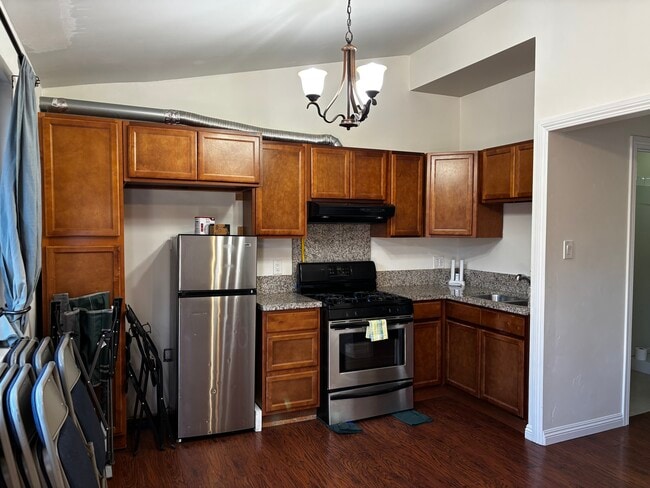 Building Photo - 16315 Rochlen St