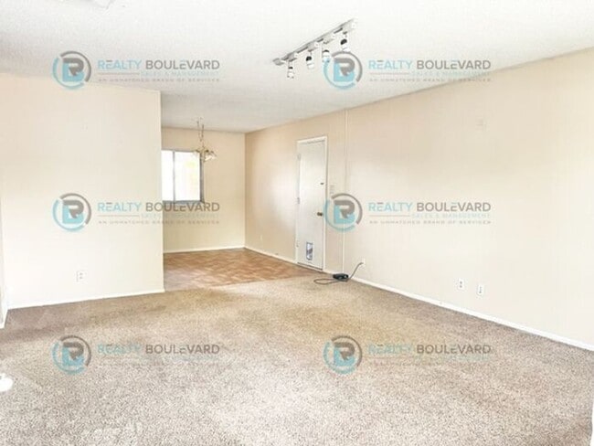 Building Photo - Move In Special: 1/2 Month Free! Cozy 3-Be...