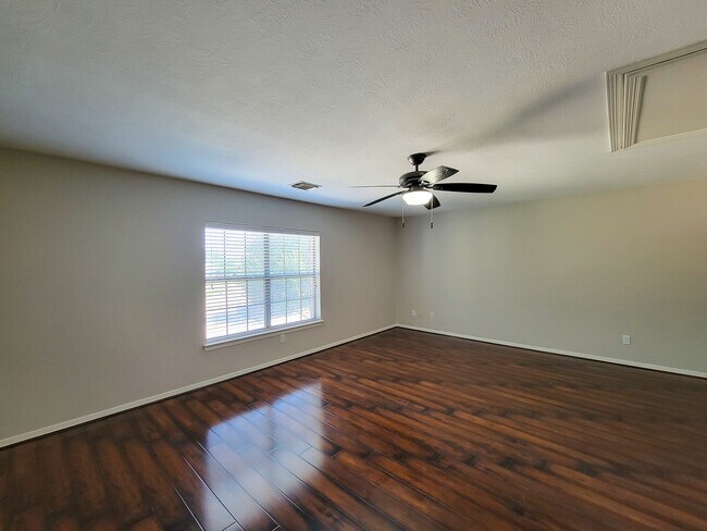 Building Photo - 24534 San Pellino Dr