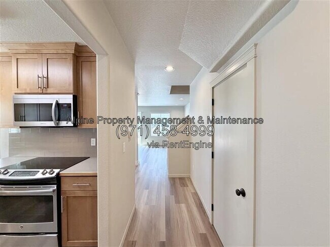 Building Photo - 13119 SW 154th Ave
