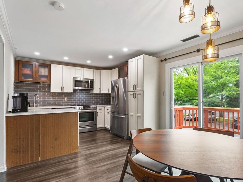 Building Photo - 1488 Orleans Ct