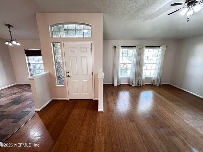 Building Photo - 1449 Blue Heron Ln N