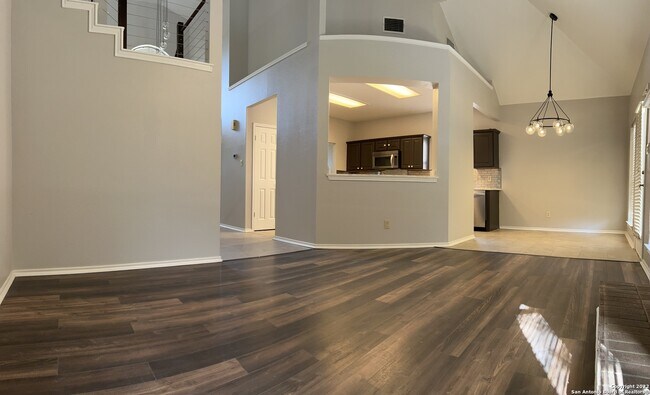 Building Photo - 4006 Legend Creek Dr