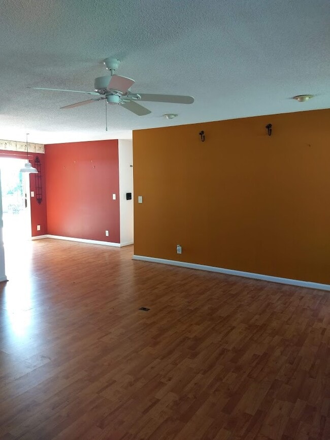Building Photo - 104 Sheffield Dr