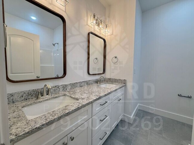 Building Photo - Bella Vista Single-Family Home- 3 Bed/ 2 Bath w/Hobby Room- Stunning Denver Plan