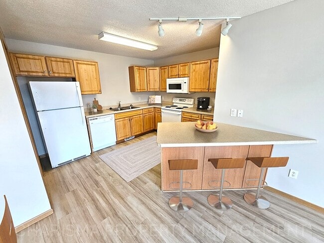 Building Photo - Park Place Condominiums