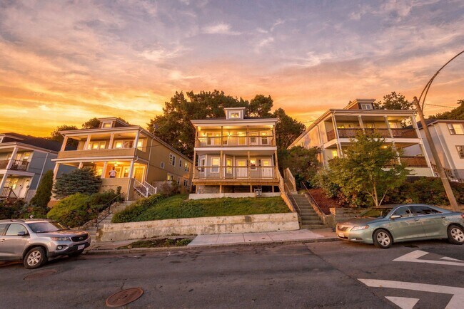 Building Photo - 32 Westmore Rd