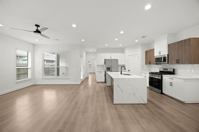 Building Photo - 2752 Sunny Briar Dr