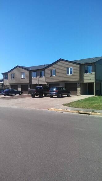 Primary Photo - 2010 Cypress Ct