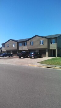 Building Photo - 2010 Cypress Ct