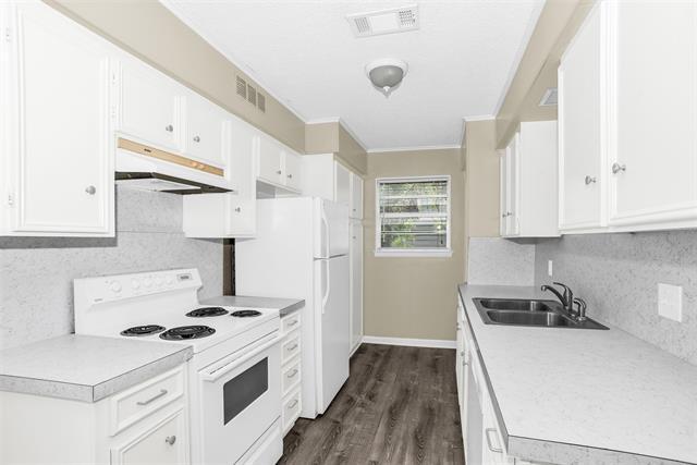 Building Photo - 508 W Baylor St