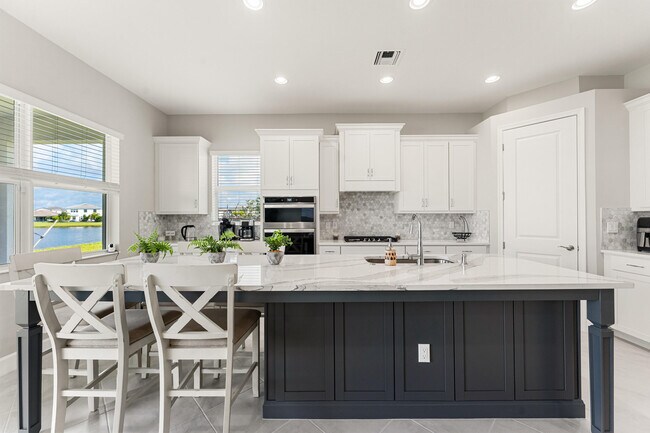 Building Photo - 5403 Macoon Wy