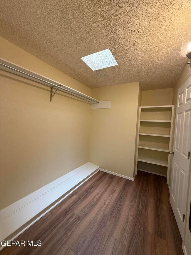 Building Photo - 12000 Ivory Gate Way