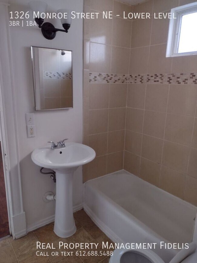 Building Photo - 1326 Monroe St NE