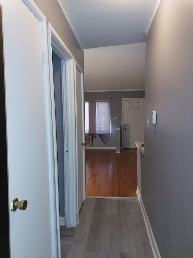 Building Photo - 5037 S Drexel Blvd