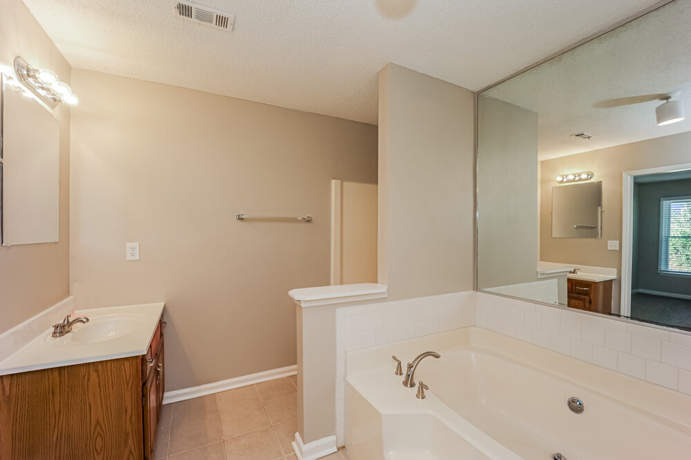 Building Photo - 8062 S Bay Ct