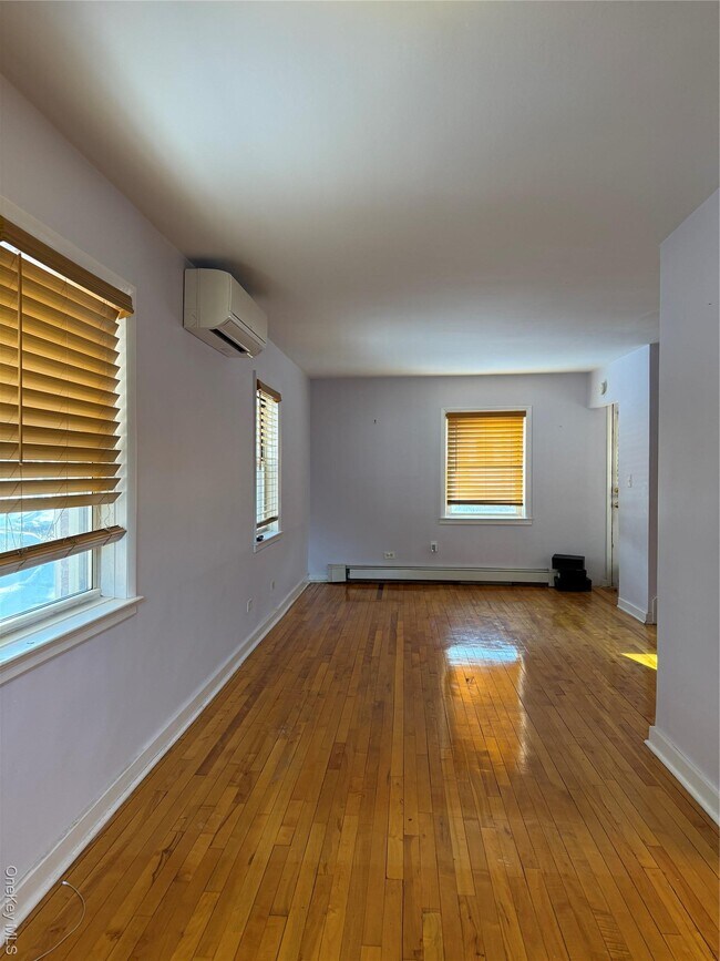 Building Photo - 110-55 64th Rd