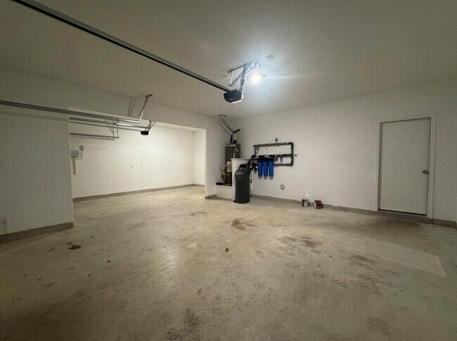 Building Photo - 208 Otter Rd