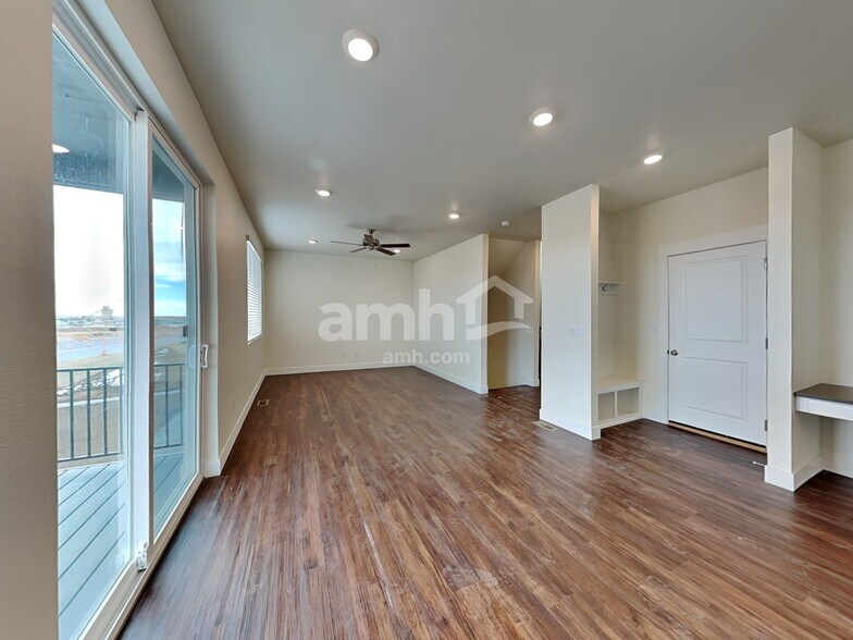 Building Photo - 3909 Wyedale Wy