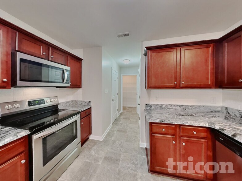 Building Photo - 496 Sherrill Farm Dr