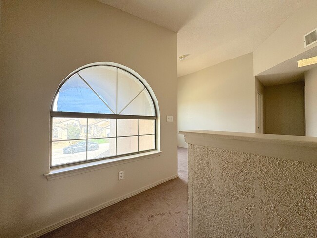 Building Photo - East El Paso 4 bed Refrig A/C w/Loft!