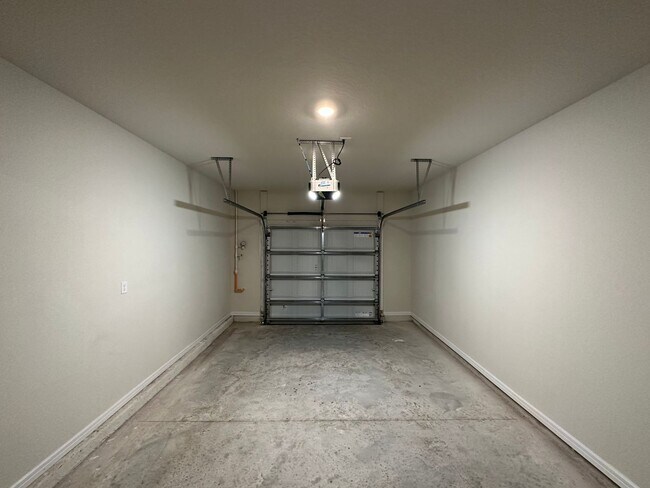Building Photo - 3 Bedroom, 2.5 Bath Town Home in Winter Park!
