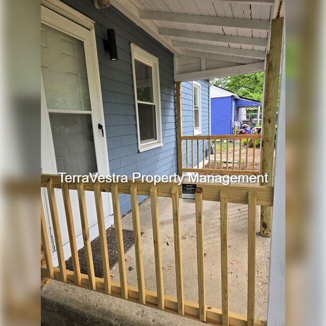 Building Photo - Renovated 3 Bed in Upper Deerfield