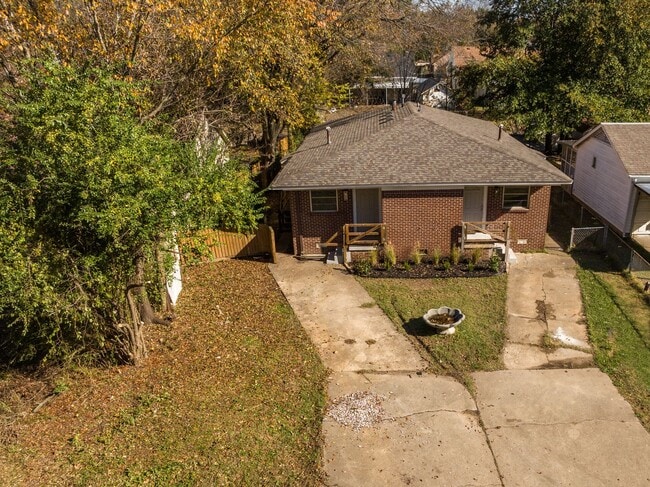 Building Photo - SF-067-1216 &amp; 1218 North 35th Street Duplex