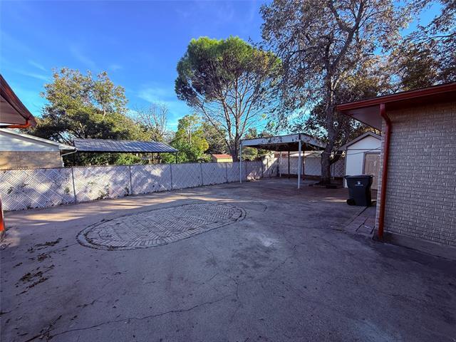 Building Photo - 914 Bandera Ln