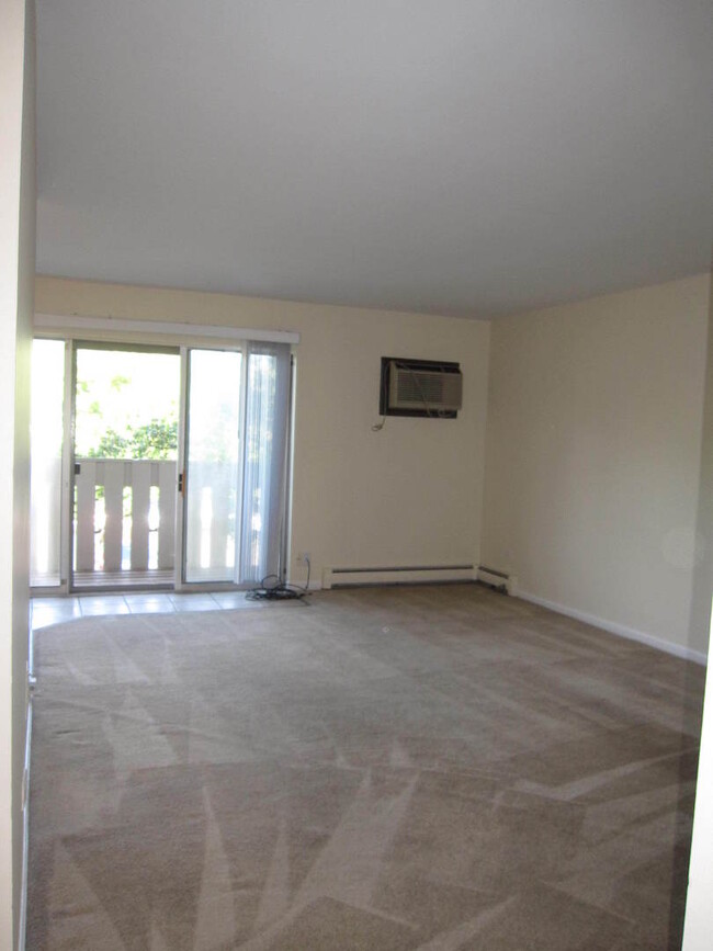 Building Photo - 1120 Copperfield Ln