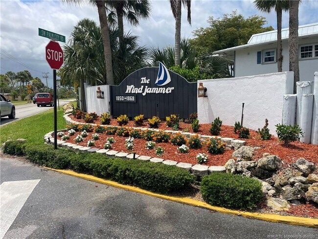 Building Photo - 1858 SW Palm City Rd