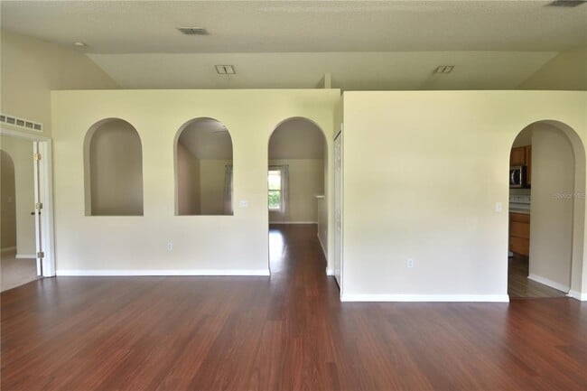 Building Photo - 1006 Fox Trail Ave
