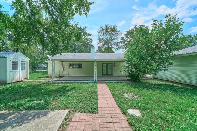 Building Photo - 24411 Pine Canyon Dr