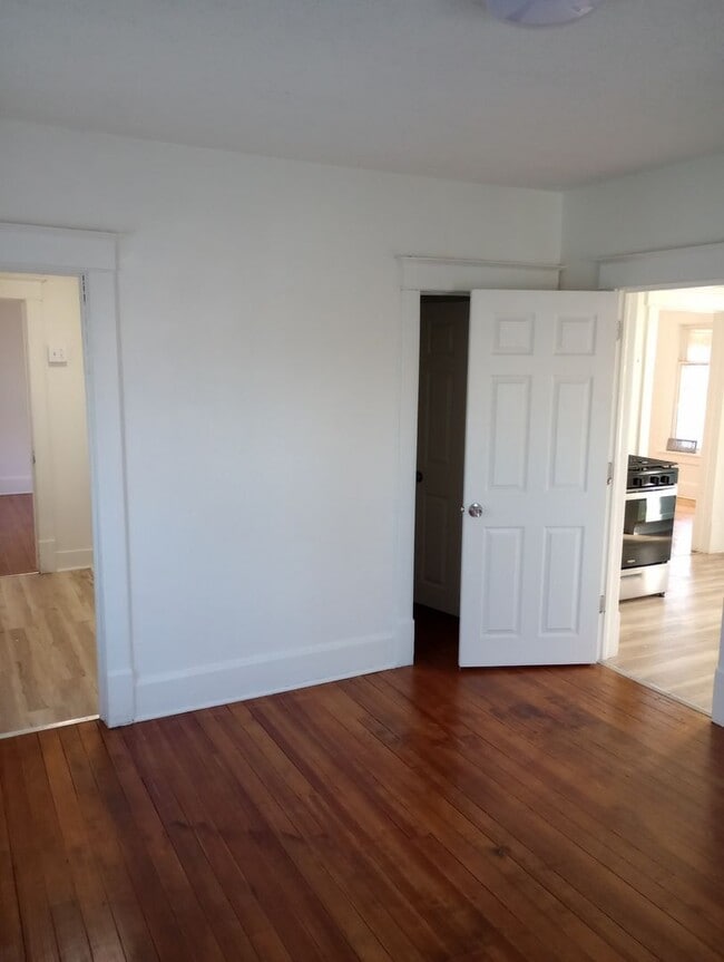 Building Photo - 615 Rebecca St