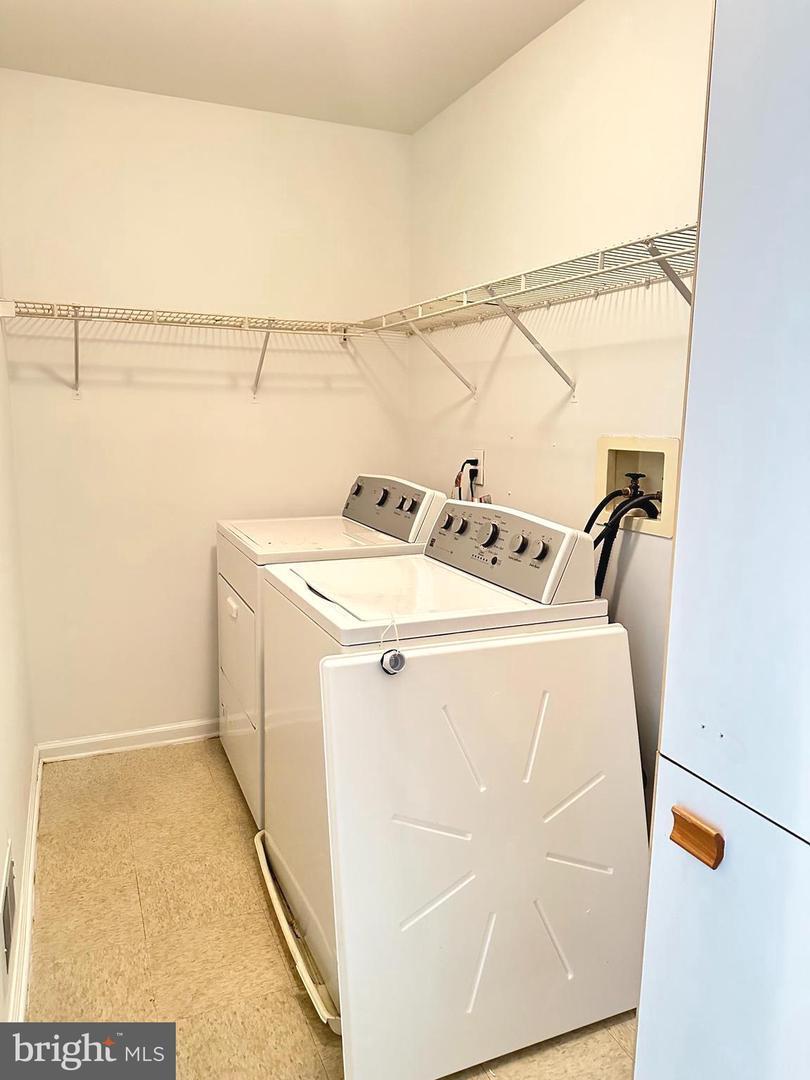 Building Photo - 10 Starboard Ct