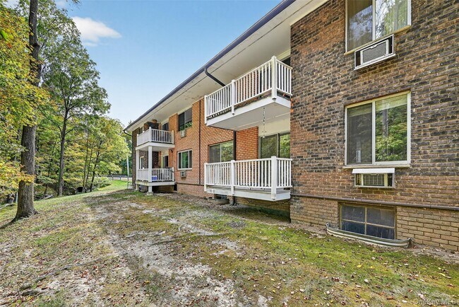 Building Photo - 19 Barnett Dr