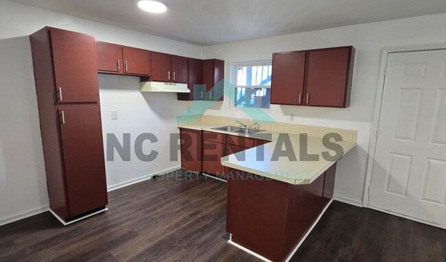 Building Photo - 2559 Green Oaks Ct SE
