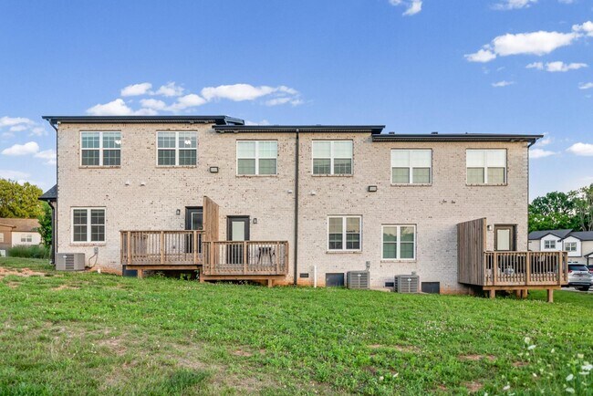 Building Photo - 1172 Meadowhill Ln