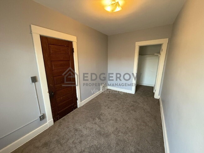 Building Photo - 567 Paris Ave SE