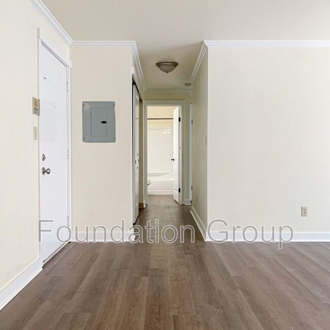 Primary Photo - 1123 N 91st St