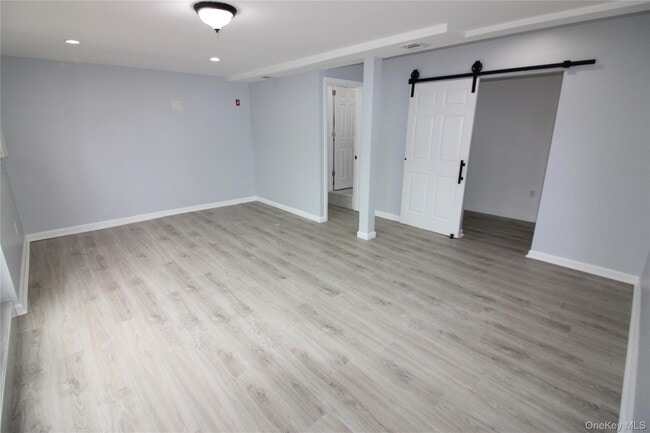 Building Photo - 26 Circle Dr